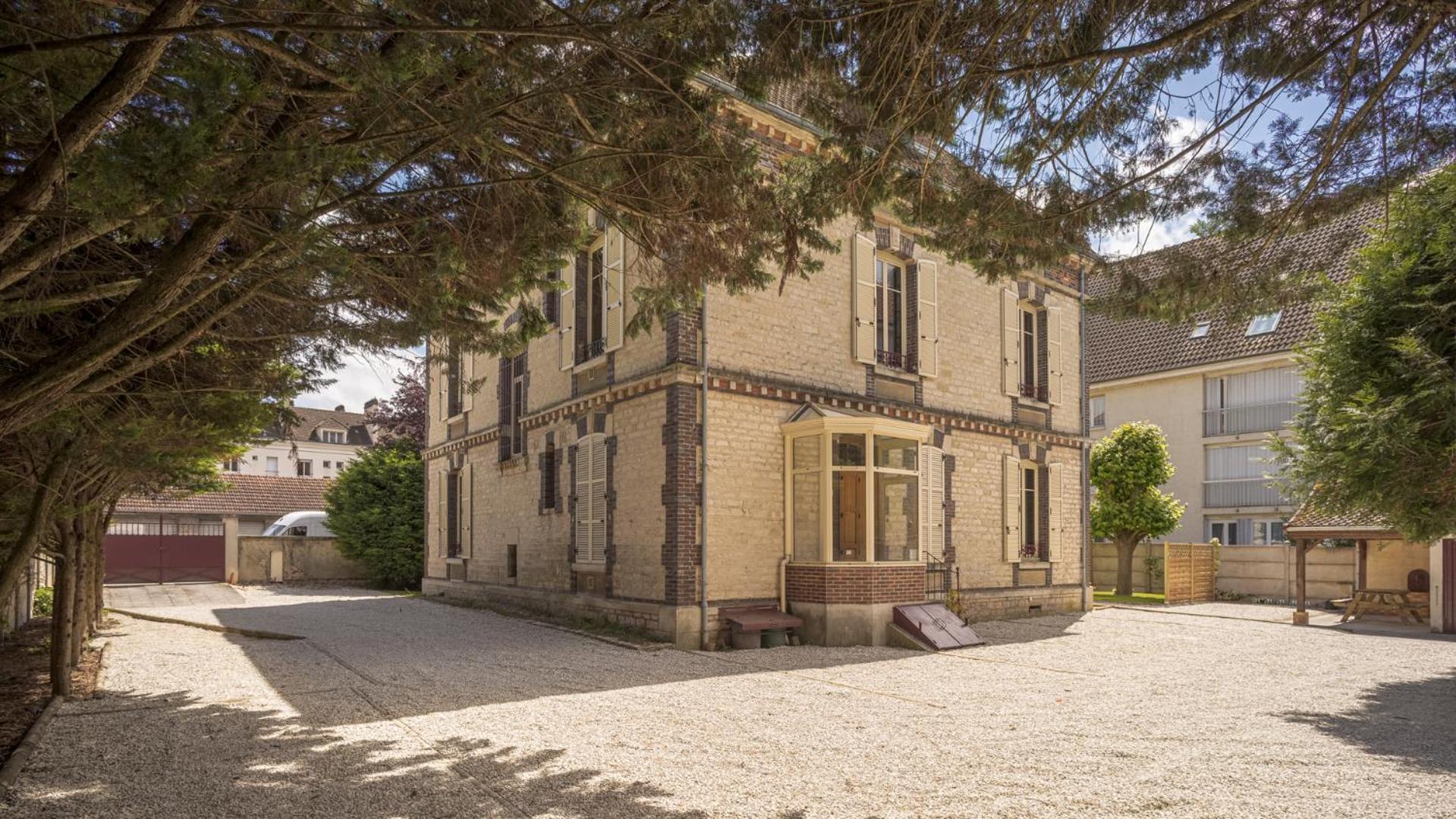 Bonappart 4 - Charme Napoleonien & Confort Troyes Extérieur photo